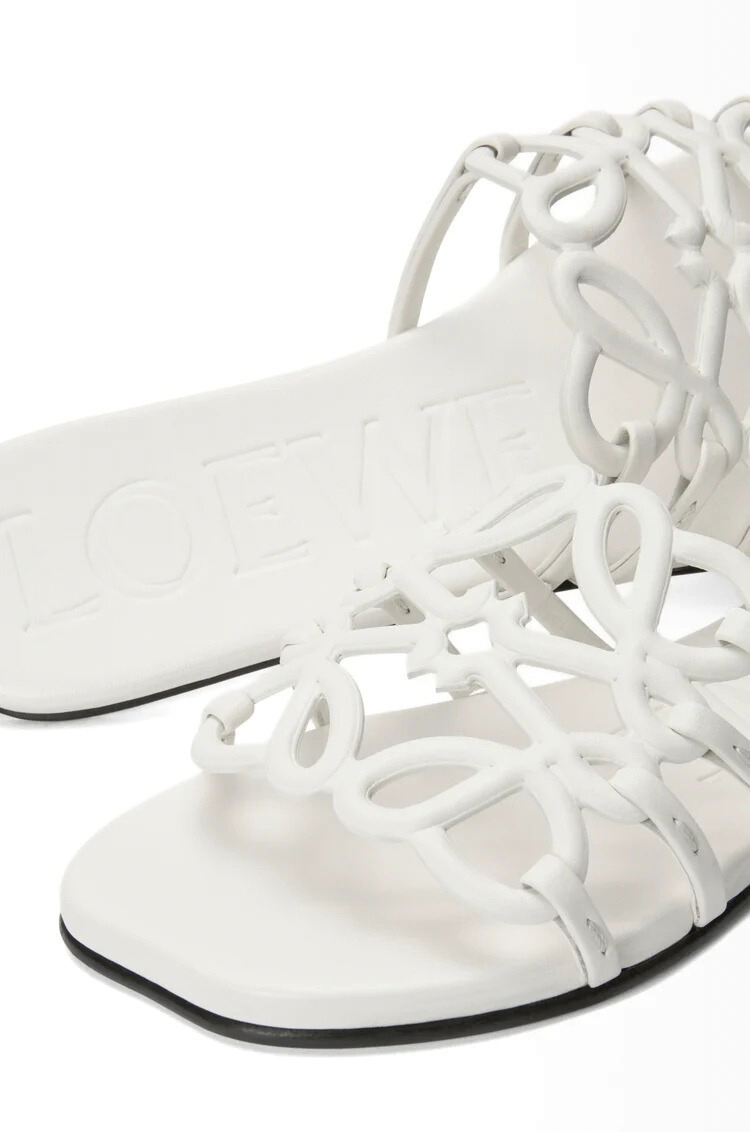 LOEWE Petal Anagram slide in soft calfskin white