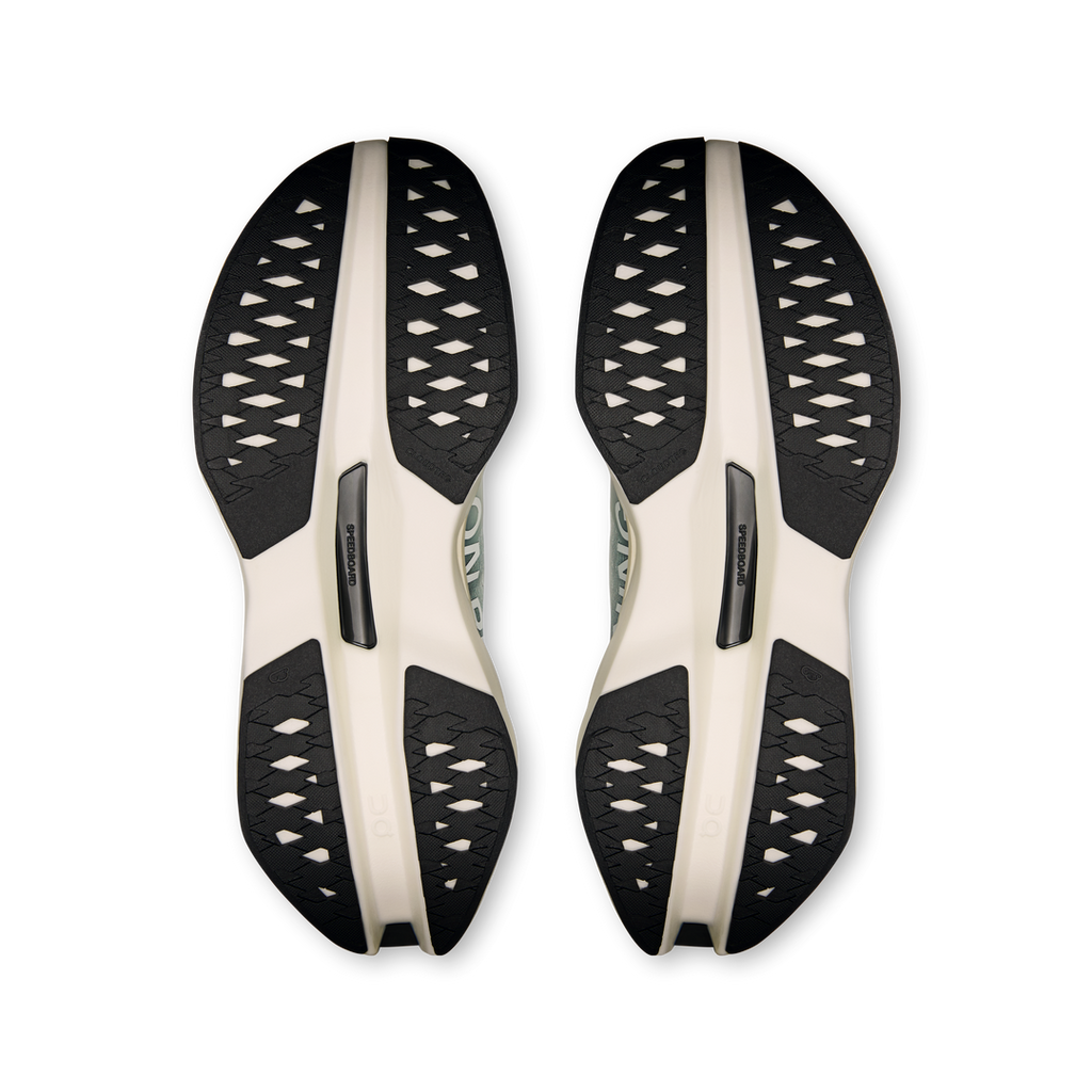 On Running Cloudboom Max White Black